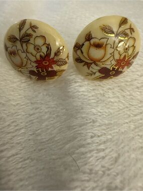Cream Ceramic Floral Drawer Pulls with Gold Accents - Set of 2